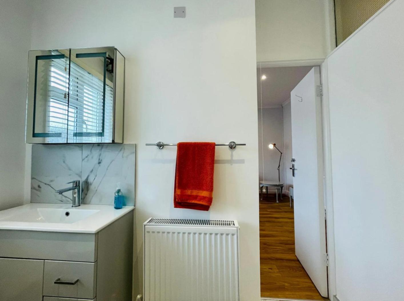 Flat In The Heart Of Leigh On Sea Less Than 2 Miles From The Beach Саутенд-он-Си Экстерьер фото