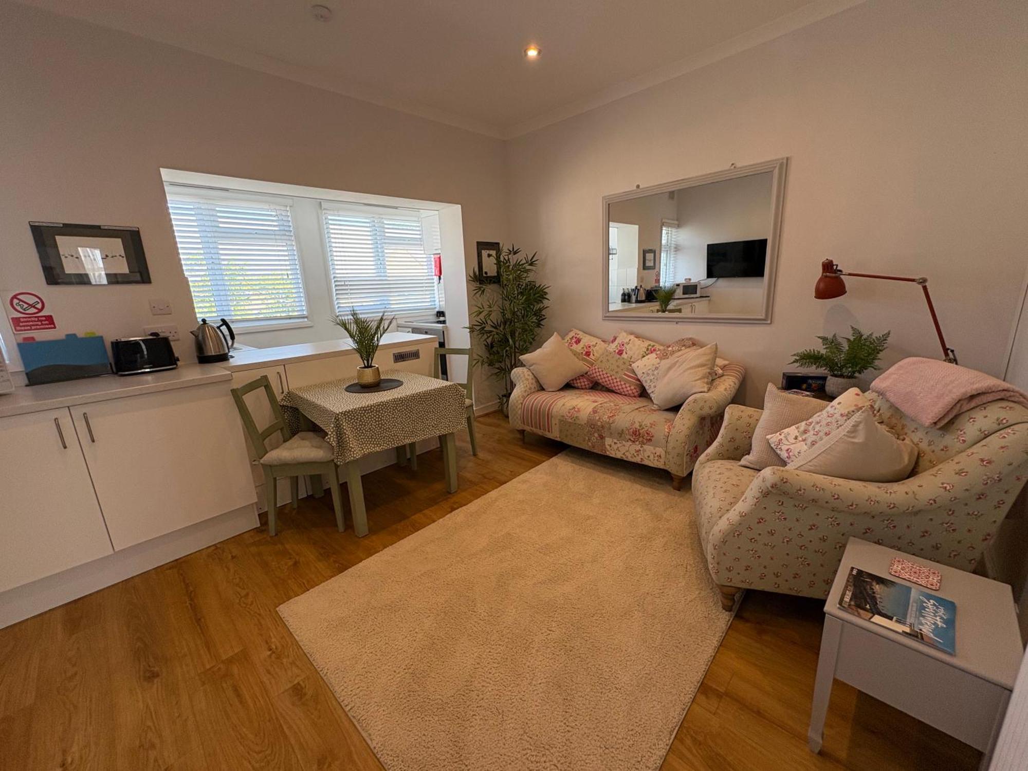Flat In The Heart Of Leigh On Sea Less Than 2 Miles From The Beach Саутенд-он-Си Экстерьер фото